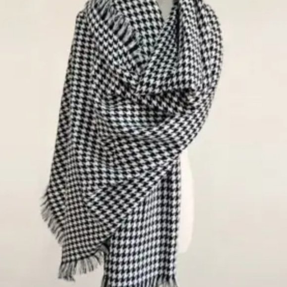 Oversized Pashmina Houndstooth Scarf - Picture 2 of 8